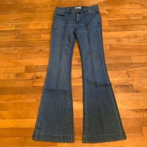 FREE PEOPLE High Waisted Flared Jeans in a Size 28